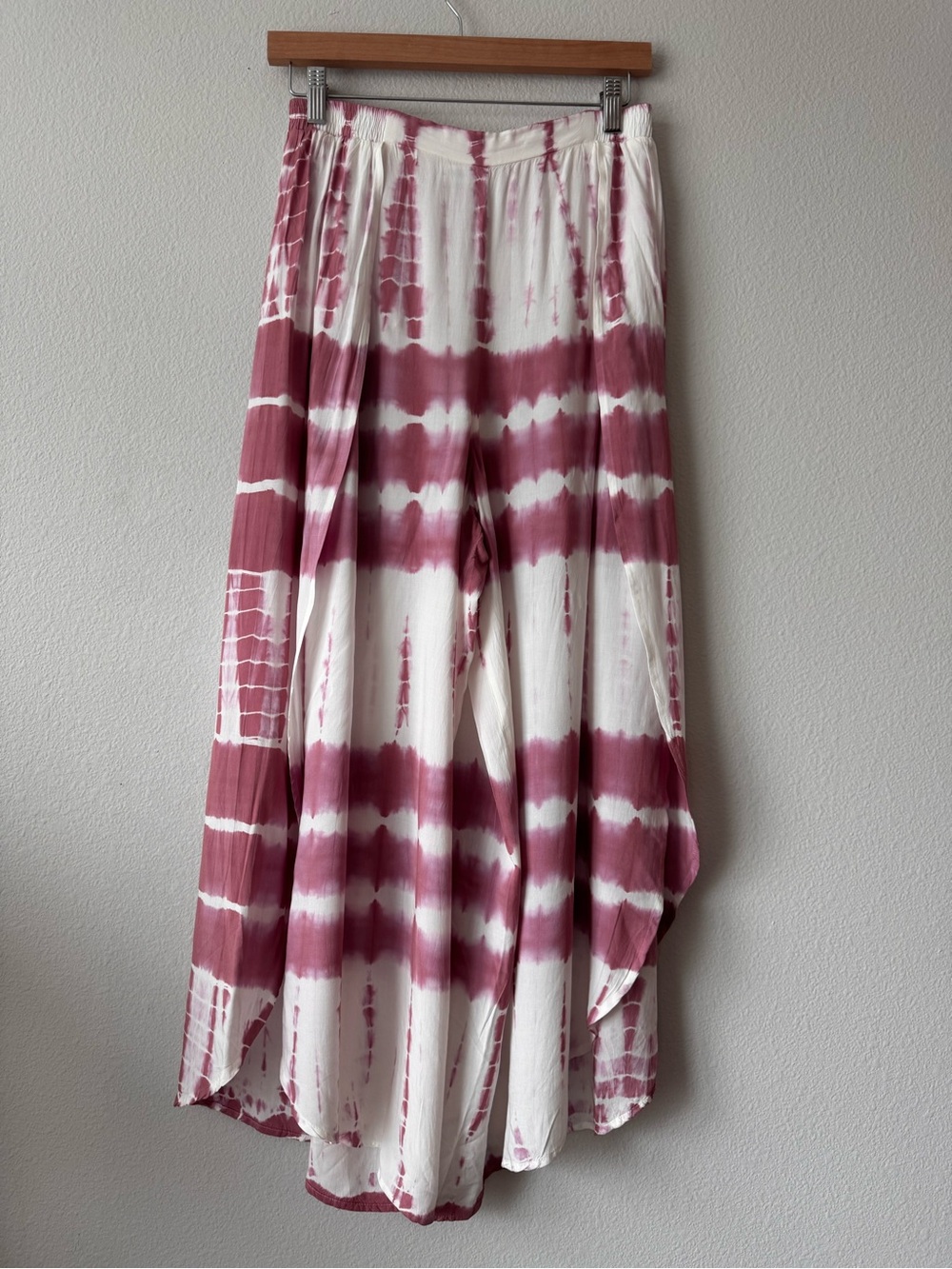 Talulah Hand Tie-Dye Boho Wide-Leg Pants  NWOT Burgundy & White  Medium